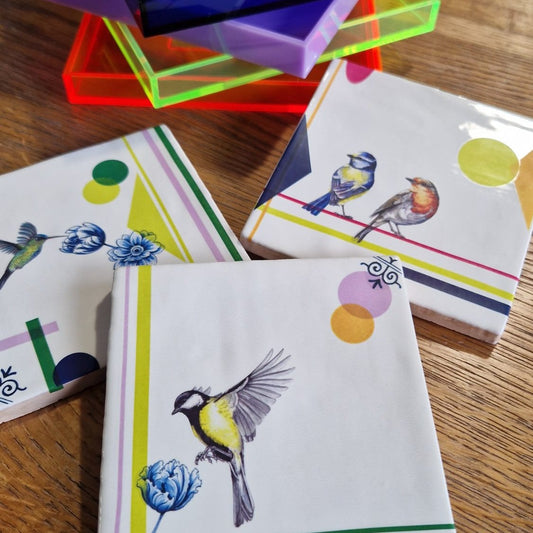 DIY tegel met klassieke vogels en geometrische vormen